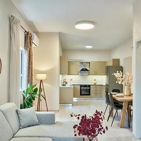Luxurious House Near The Sea קאטו דרטסו