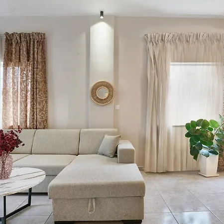 דירה Luxurious House Near The Sea